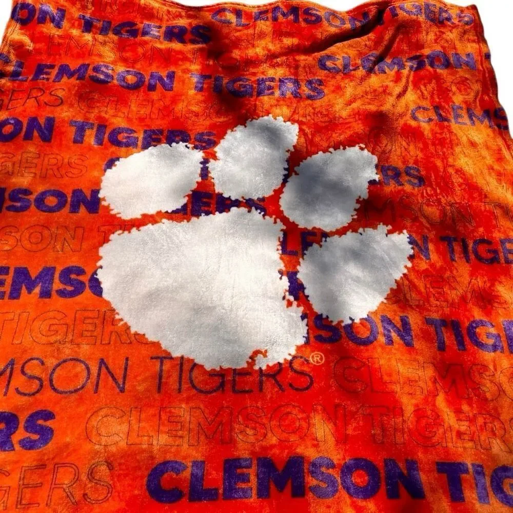NCAA Clemson Tigers Classic Throw Blanket